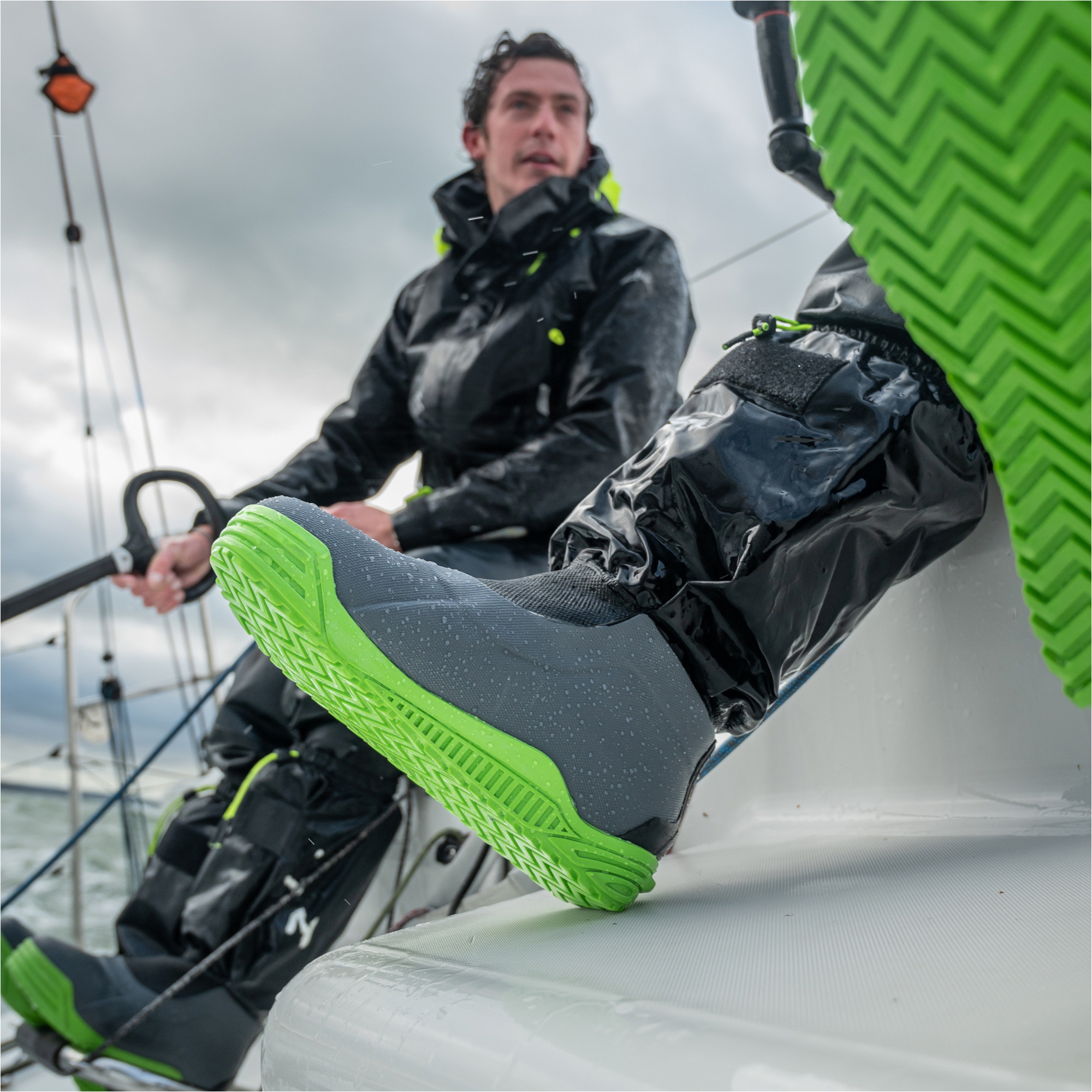 2025 Zhik Seaboot 900 Wasserdichte Offshore-Segelstiefel - Black YBT-0900-U-BLK